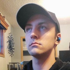 Meet your Posher, Devin